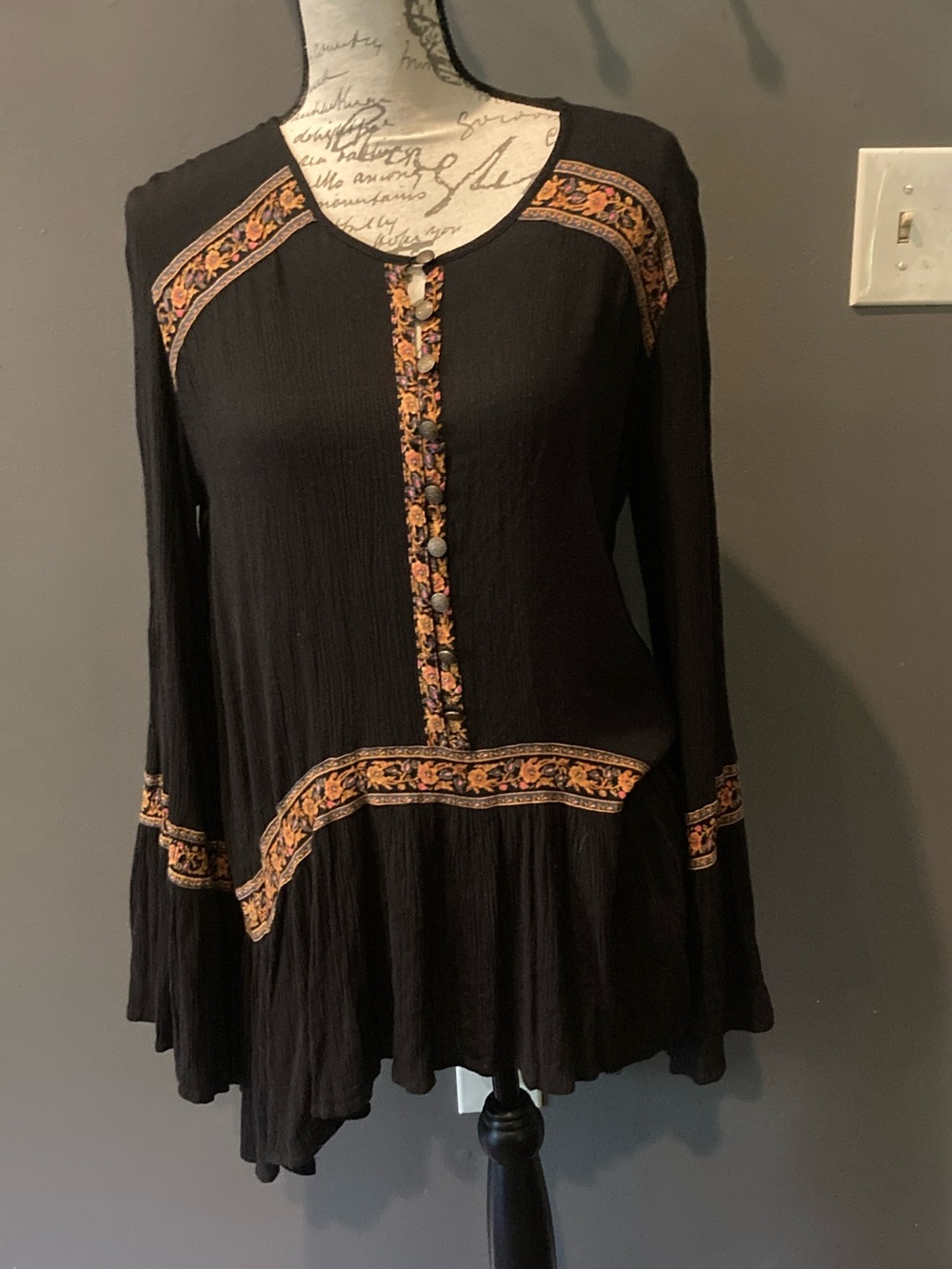 Anthropologie size XS hi low black print top great condition bell sleeves